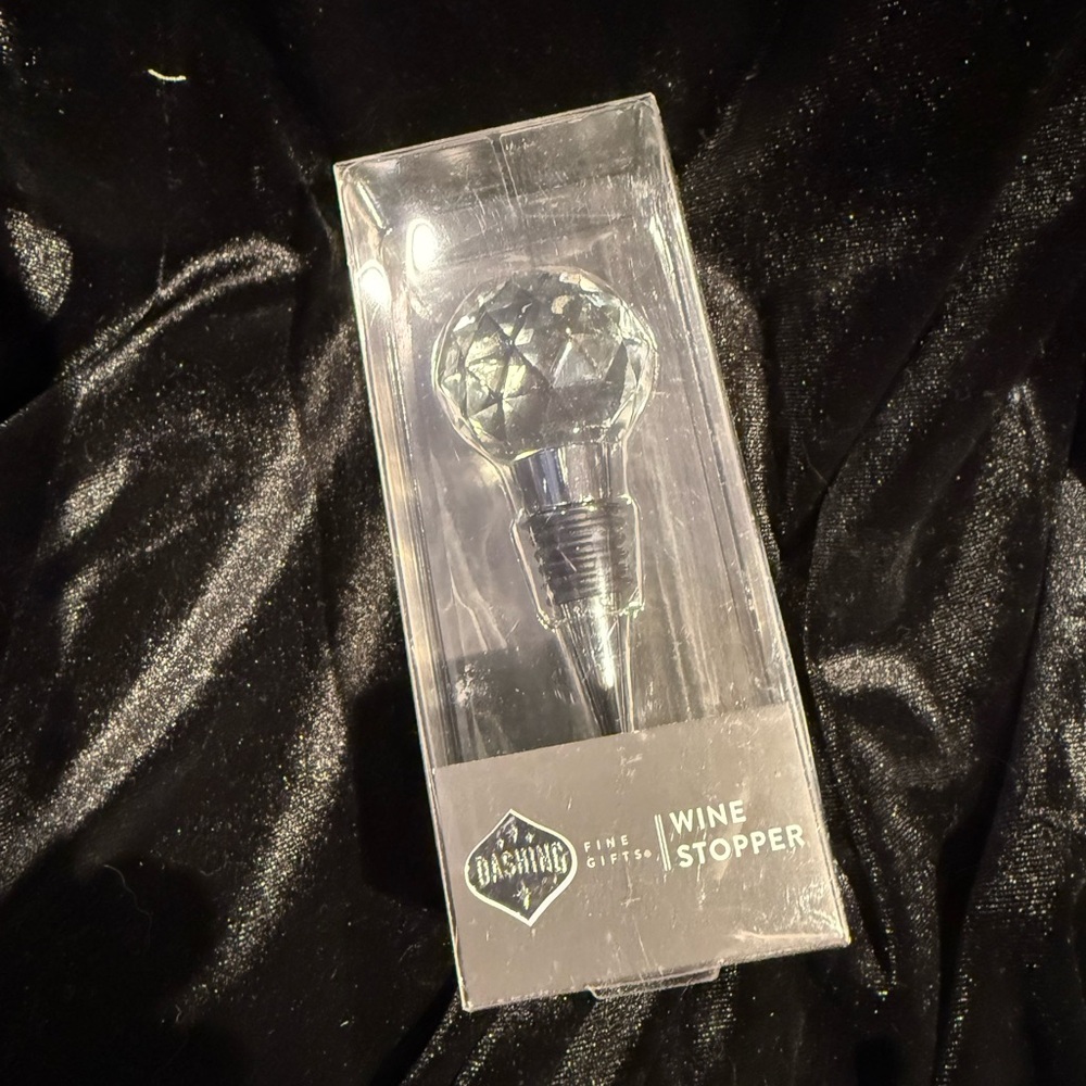 Dashing Silver Wine Stopper